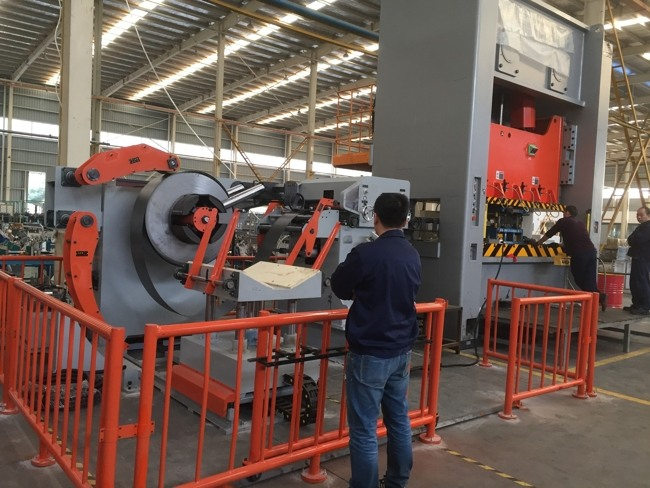 Wartung des Servo Feeders