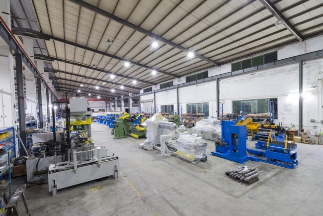 Installationsprozess des NC-Servo-Rollenvorschubs