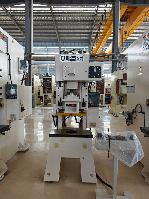 Formstanzlinie Pressmaschine 25T mit Zuführmaschine und Formen-Komplettlösung