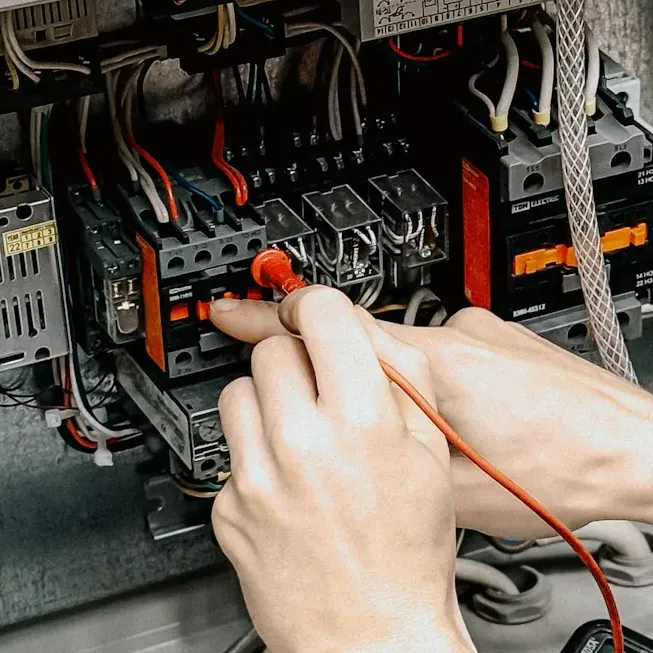 3-in-1-Abwickelhaspel-Gl&auml;ttungsger&auml;t im Vergleich zu separaten Coil-Linien-Ger&auml;ten